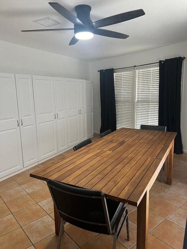 Photo - 2907 Redbud Ave