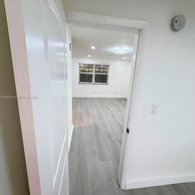 2015 SW 27th Ave