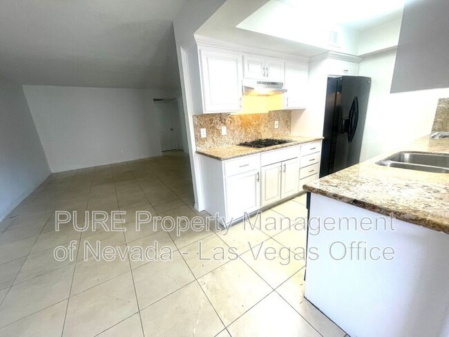 Photo - 1405 E Vegas Valley Dr House