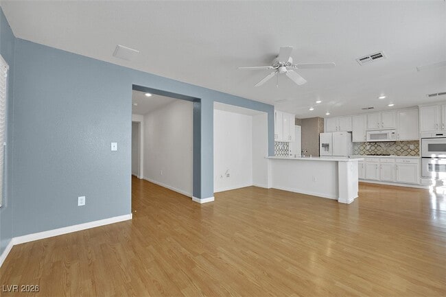 Photo - 321 Copper Pine Ave