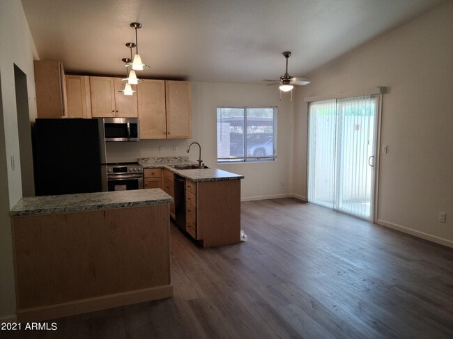 Photo - 1008 W Malibu Dr