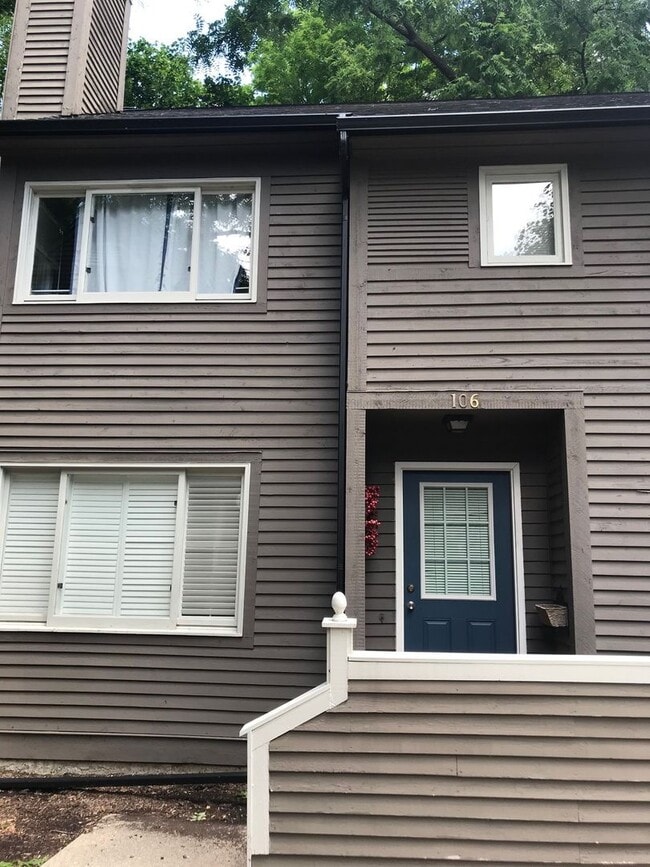 Building Photo - 106 Tulip Tree Ct Unit 106