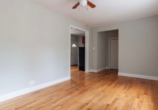 Photo - 3723 N Pine Grove Ave Unit E3