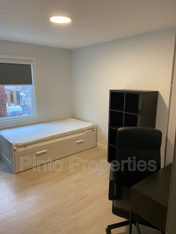 Photo - 10749-10786 86 Ave NW