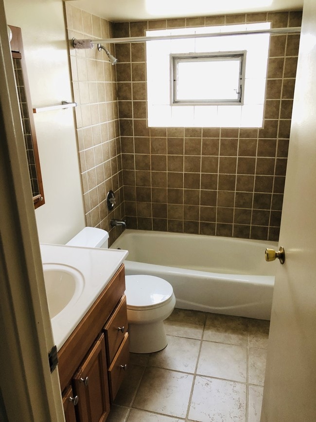 Photo - 1471 Ashland Ave Unit 8