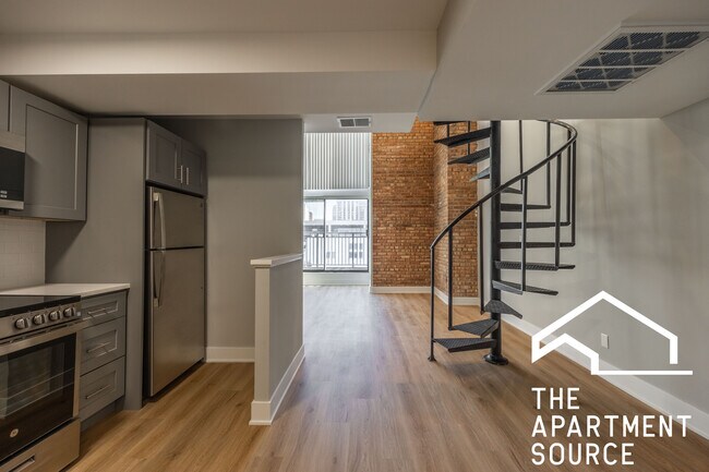 Building Photo - 1223 N La Salle Dr Unit 5B