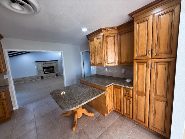 325 Dawn Ct