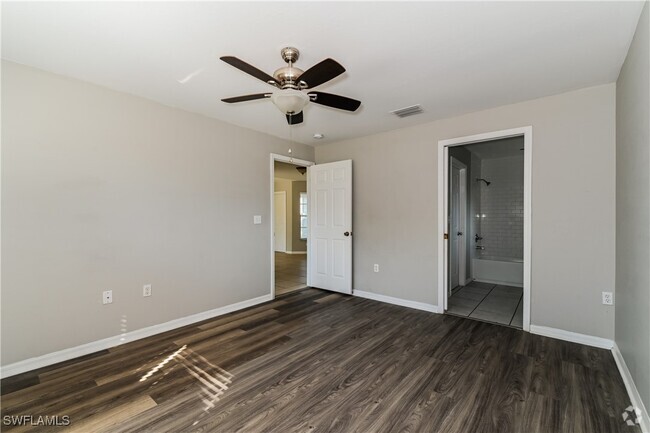 Building Photo - 1806 NW 3rd Ave Rental