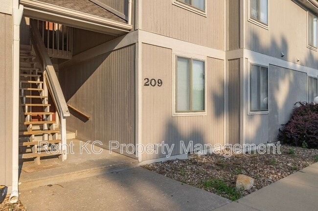 Photo - 209 W Main St Unit B