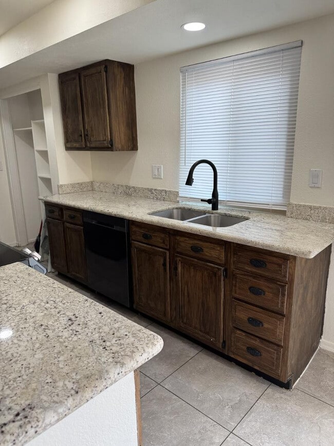 Photo - 10420 N 11th Pl