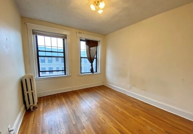 Building Photo - 109 Saint Stephen St Rental