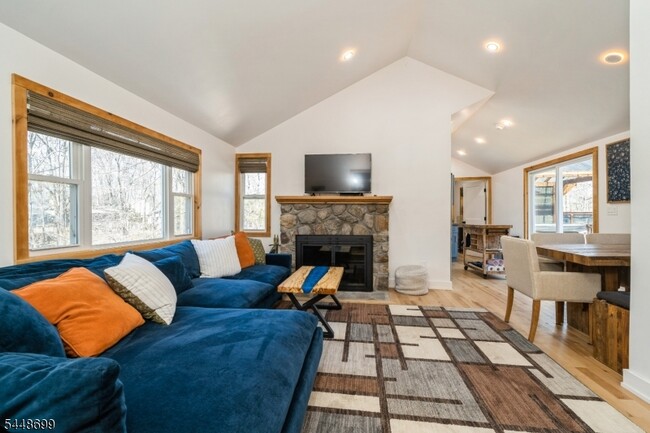 100 Poplar Ln