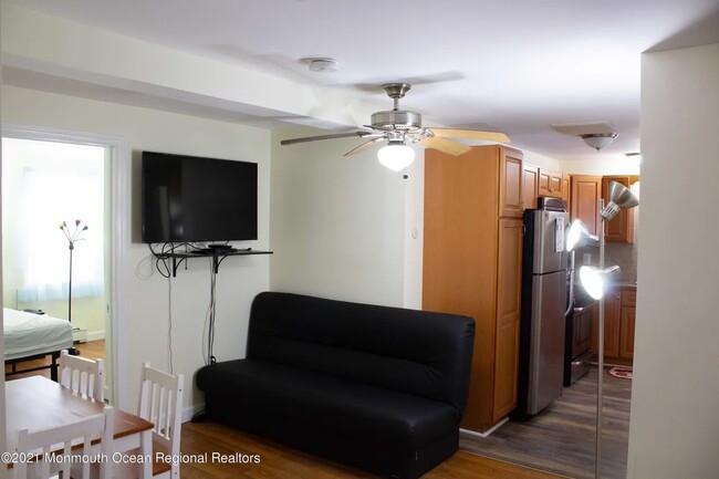 319 Webster Ave Unidad 2