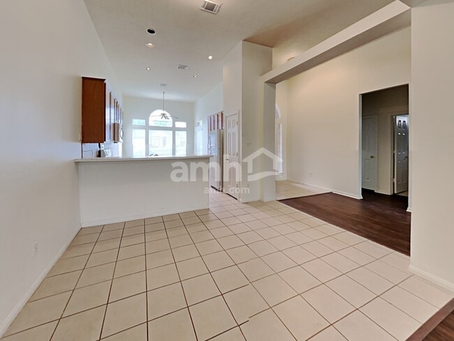 Photo - 534 Starkstone Ct