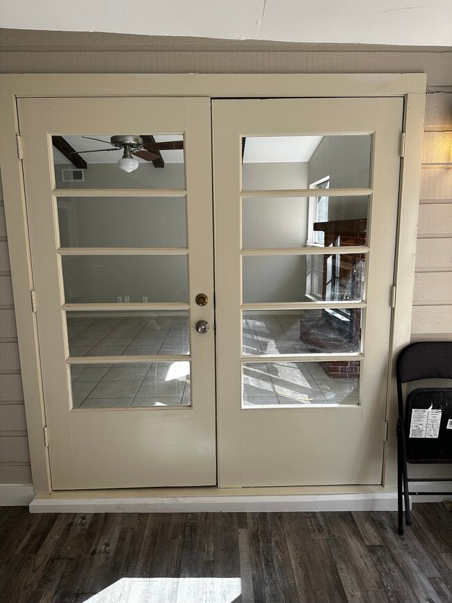 Photo - 2404 Parker Ln