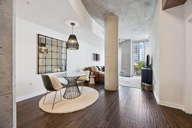 Building Photo - 360 Nueces St Unit 1012