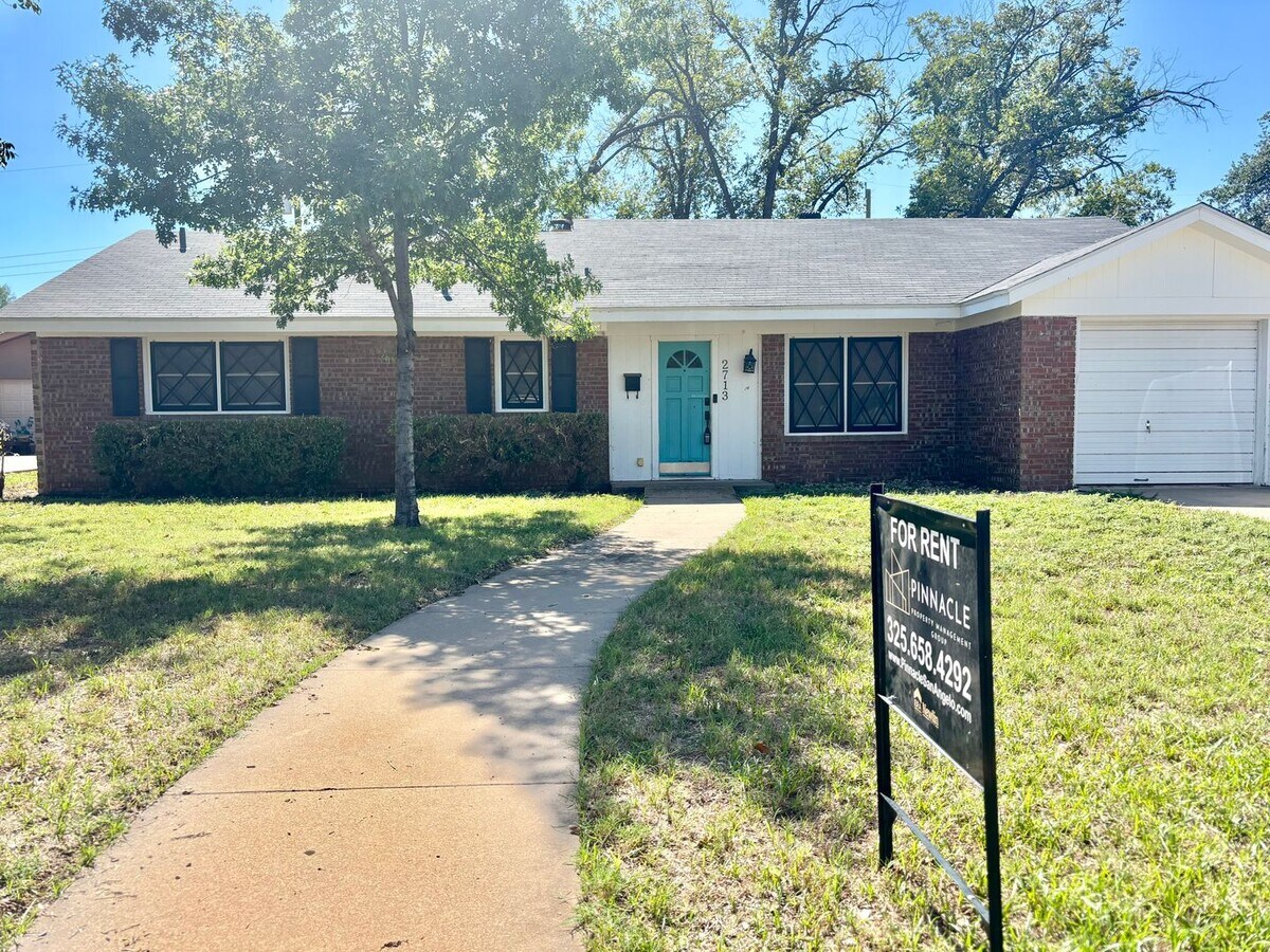 COMING SOON! 4 Bedroom Home In College Hills! - COMING SOON! 4 Bedroom Home In College Hills!