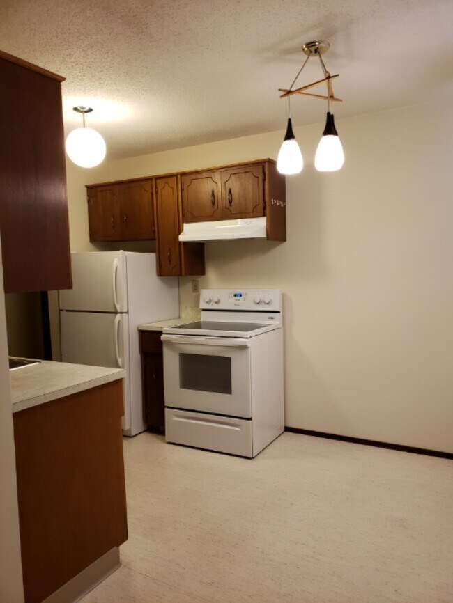 Photo - 0 Bed 0 Bath Unit in Red Deer, AB Unit 2