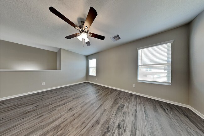 Photo - 16825 Greenhouse St