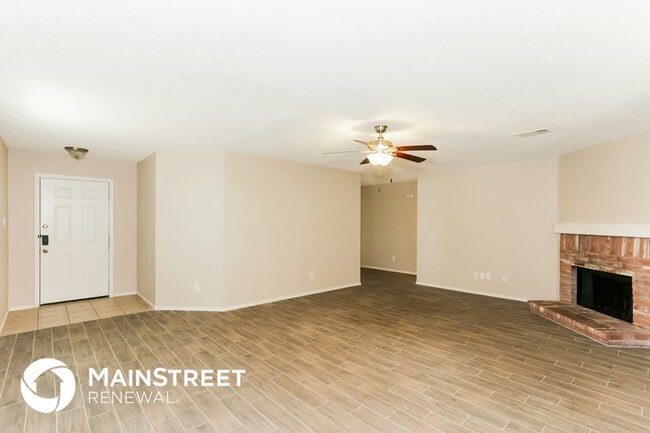 Photo - 805 Encino Dr