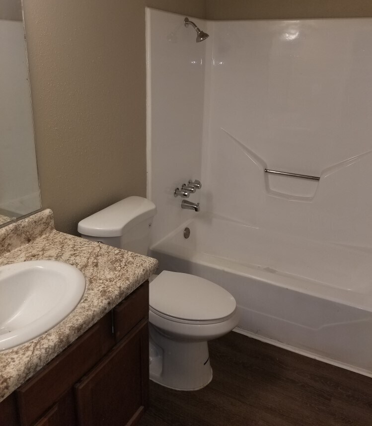 Photo - Danbury Manor Apartments