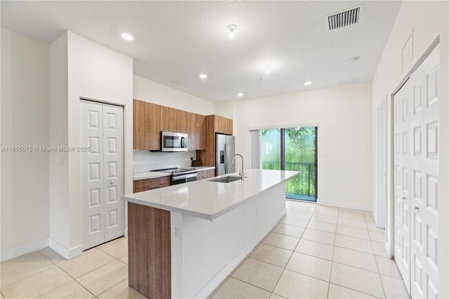 Building Photo - 7831 NW 104th Ave Unit 22 Rental