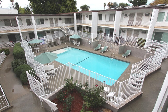 Encino Woodley Apartments