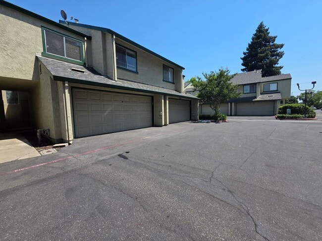Photo - 3 bedroom condo w/2 car garage!