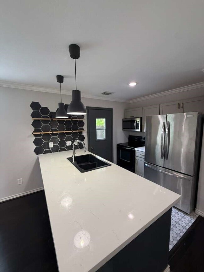 Photo - 9623 Elmview Pl Unidad 1