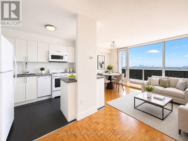 Photo - 666 Spadina Ave. Unit 504