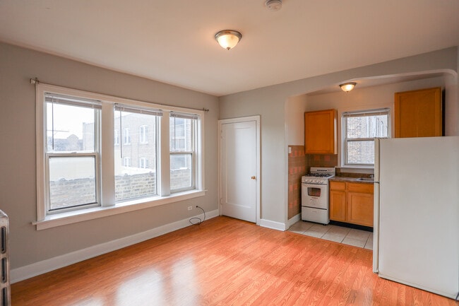 Photo - 3242 N Pulaski Rd Apartment Unit #19