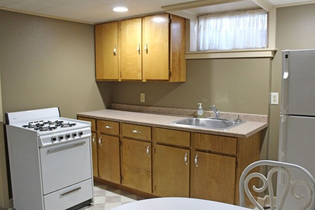 1707 S 10th Ave Unit 1707 S 10th Ave Apt 2