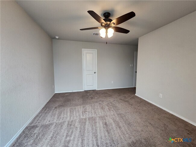 Photo - 522 Blue Stem Rd