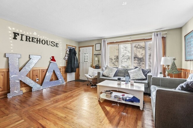 Photo - Spacious 7-Bedroom Home with Chalet Interior & Ample Parking – Ewing, NJ