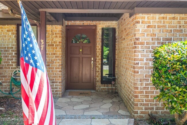 Photo - 37 Calabash Dr