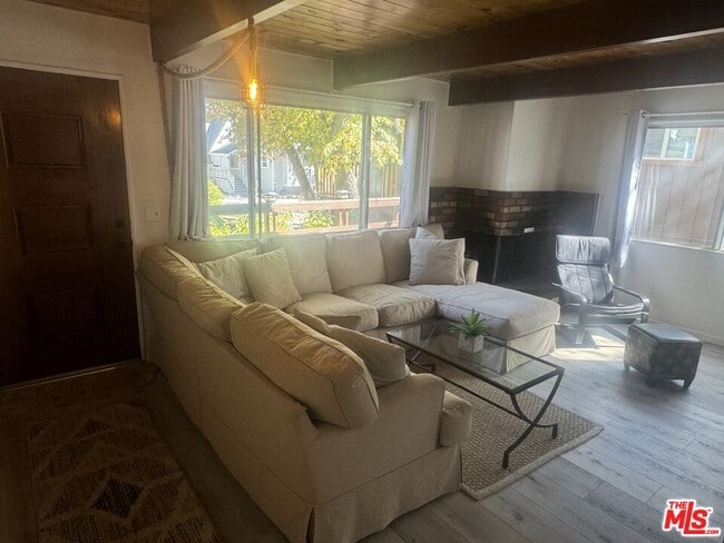 Photo - 672 Holmes Ln