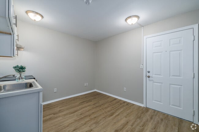 Studio - 400SF - Dining Room