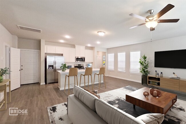 Photo - 335 Huisache St