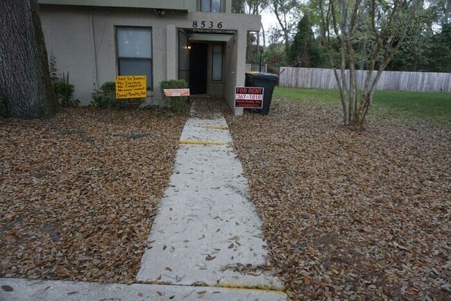 Building Photo - 2/2 Bedroom Townhome on Westside near NAS