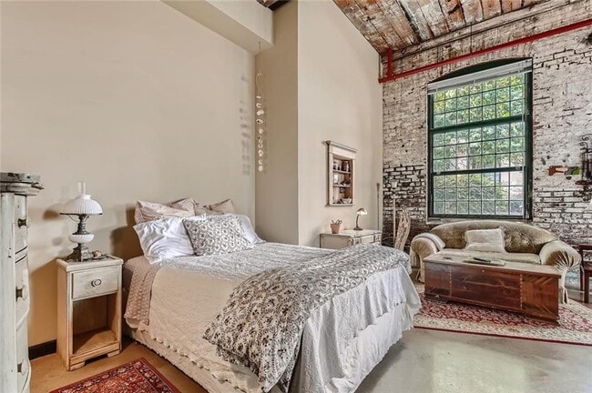 Photo - 170 Boulevard SE Unit 101F