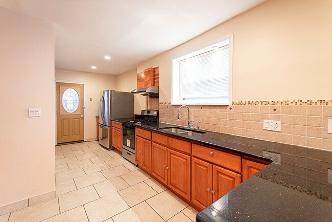 Photo - Four Bed Graduate Hospital Home