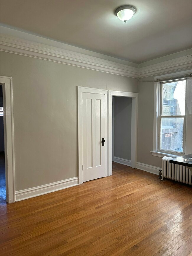 Photo - 121 W 1st St Unit Apt 5