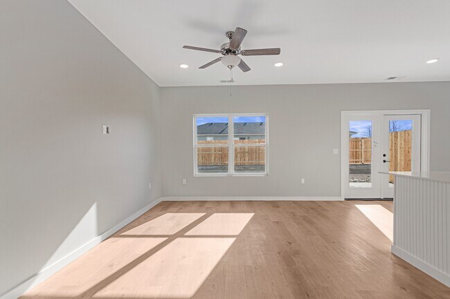 Photo - 100 Saw Creek Dr