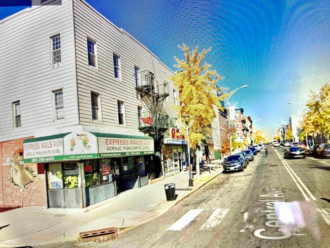 Building Photo - 325 Central Ave Unit 2