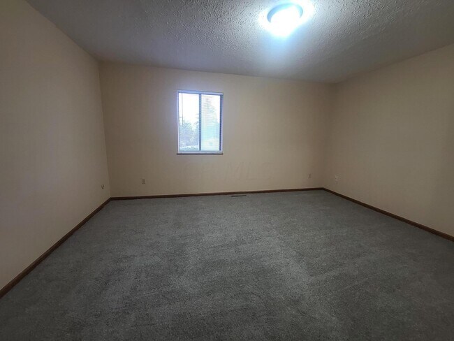 Photo - 1356 Yorkland Rd