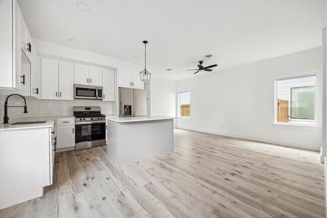 Photo - 4131 Mallow St