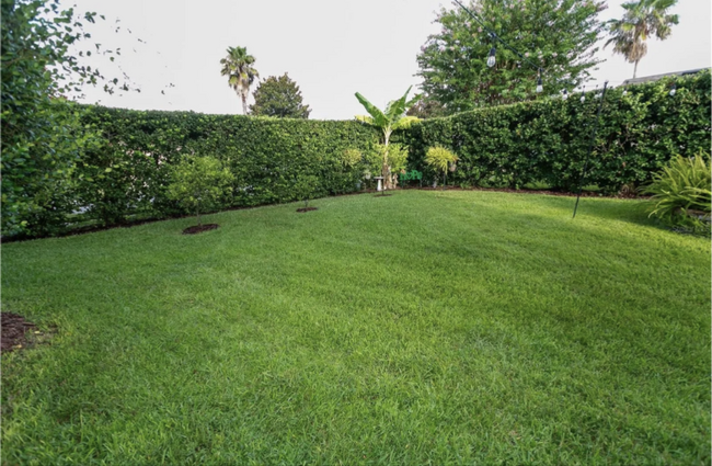 Photo - 423 Sandringham Ct