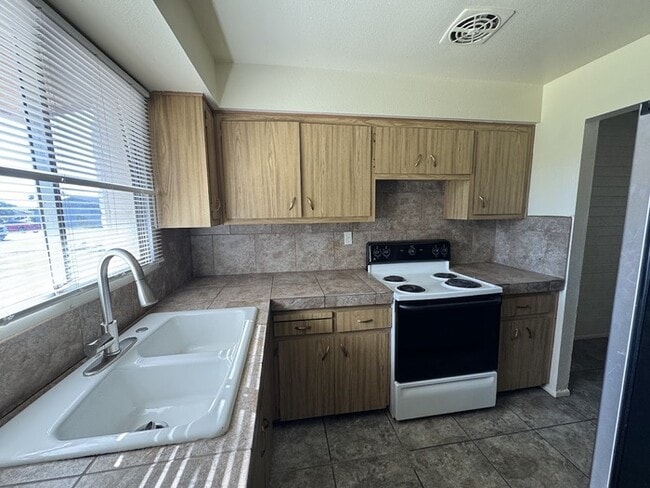 Photo - Holiday Gardens 2br Townhome