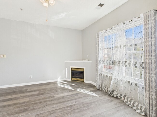 Photo - 801 Brassie Ln Unidad E