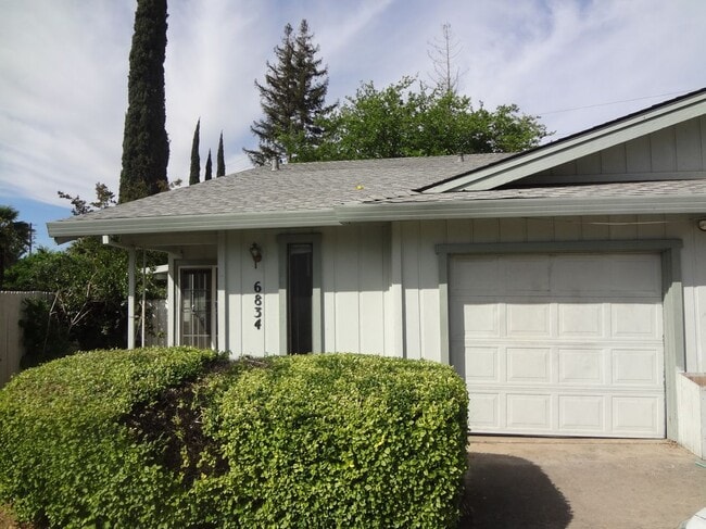 Photo - 6834 Trovita Way